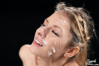 Japanese girl receive massive cumshot