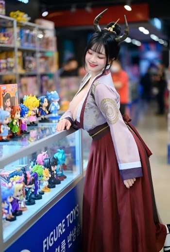 Korean Sexy Cosplay Girl