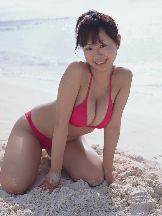 Japanese semi nude gravure photo